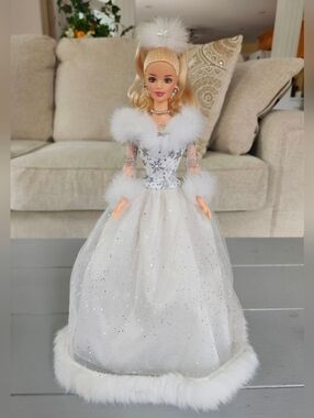 Mattel Barbie Early 2000s Doll Blonde Holiday Fashion Model Princess Beautiful